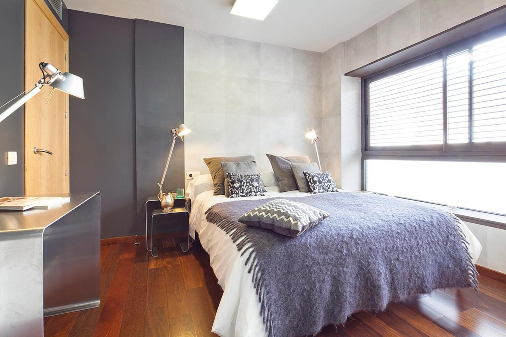 My Space Emirates - Splendid Apartment With Terrace And Pool Near Park Gueell Barcelona Bagian luar foto